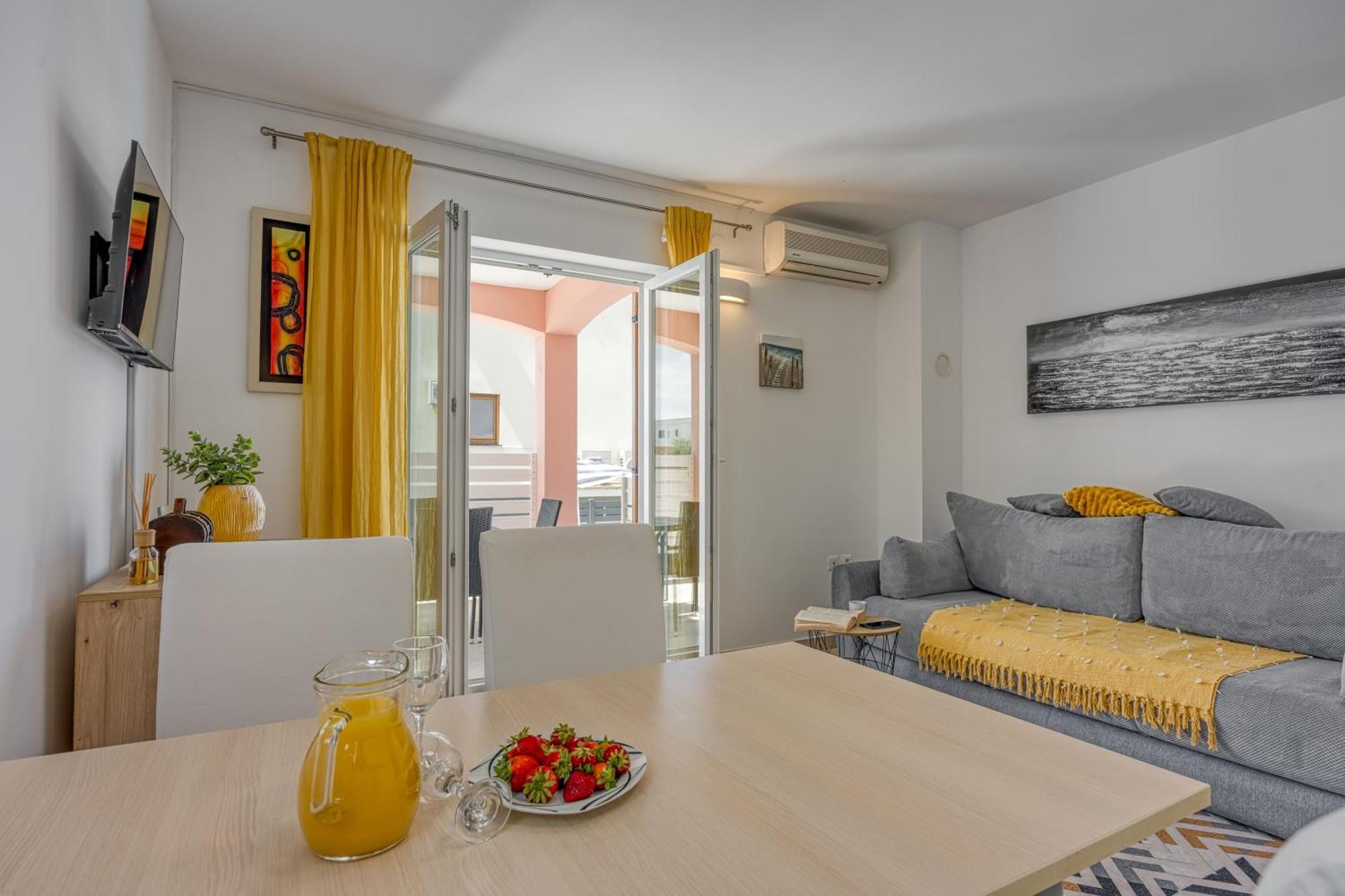 Apartma Sunny Volme